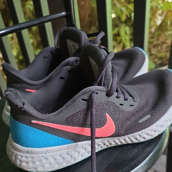 Nike Black and Coral Athletic Shoes - Picture 11 of 12